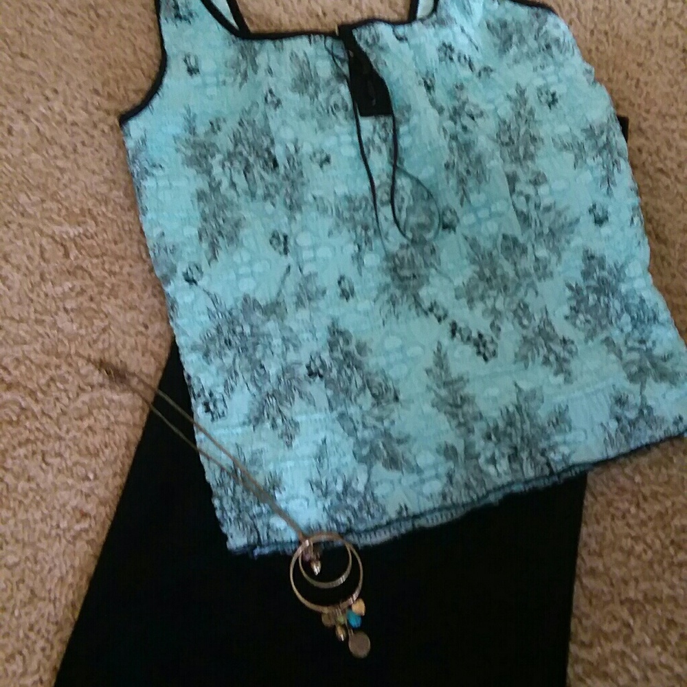 Dressbarn cute top